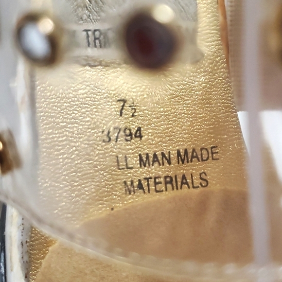 Street Feet Clear Crystals & Gold Studs Size 7.5 - Picture 4 of 15